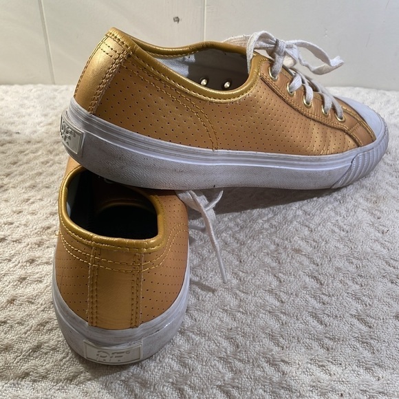 🤩host Pick🤩 Unisex PF Flyer Sizzling Gold and Bold Rare Sneakers by NB - Picture 3 of 8